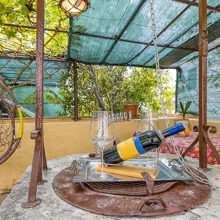 The Old House - Happy Villa